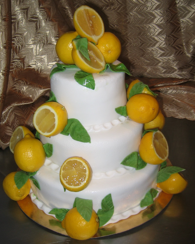 Свадебный торт с лимонами